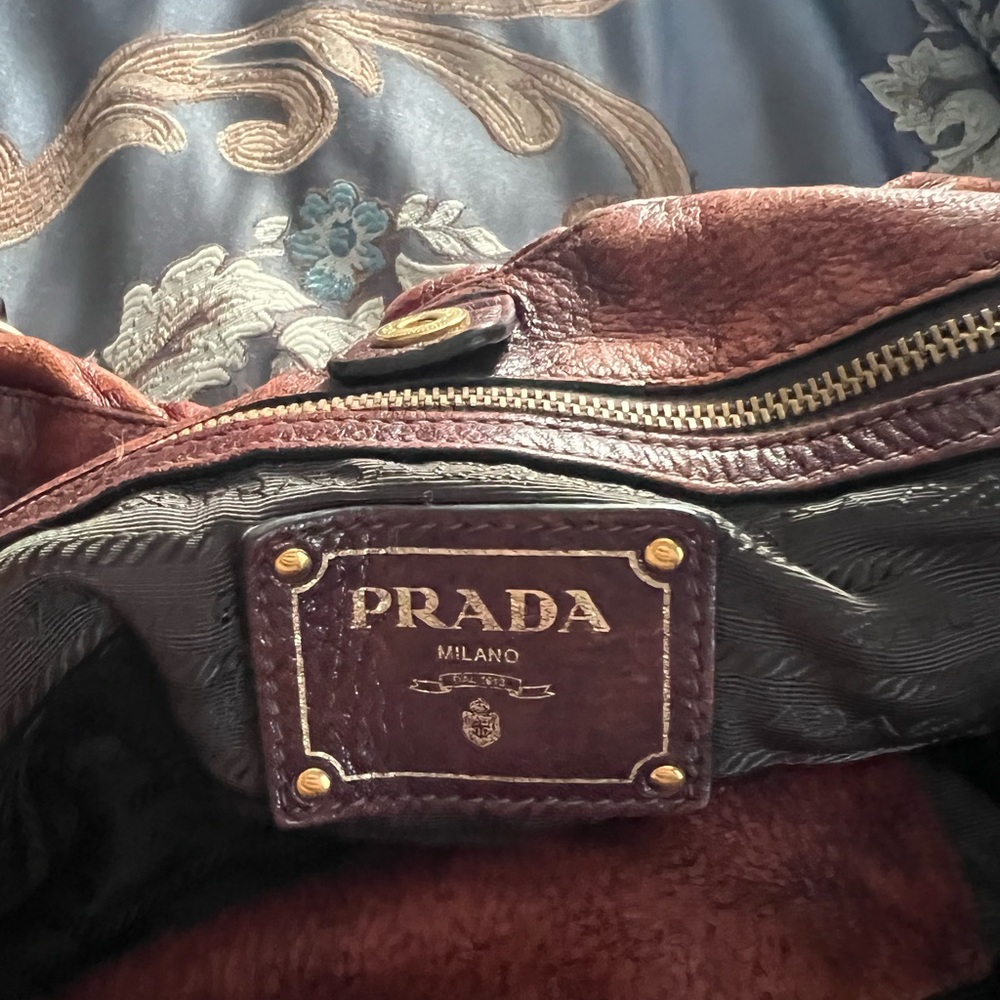 Authentic Prada hobo bag. Leather exterior, fabric interior with low logos. - Picture 6 of 6